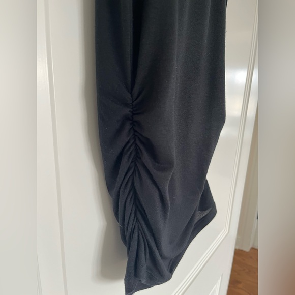 Banana Republic black sleeveless top - Picture 5 of 6